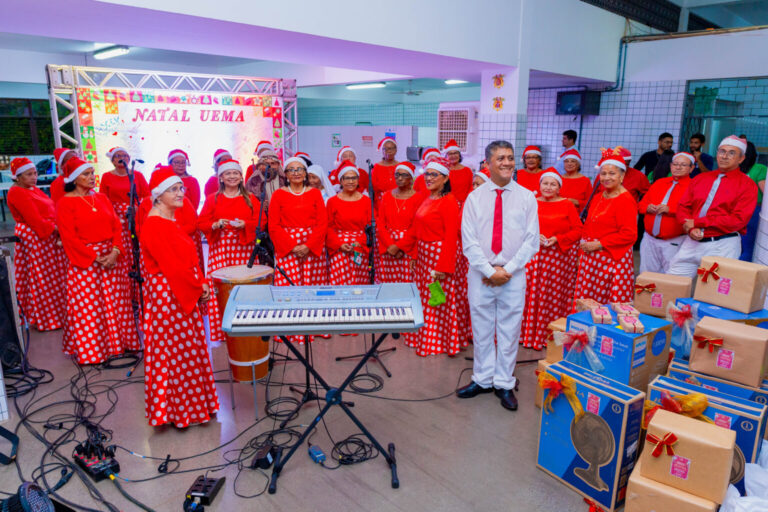 Uema realiza confraternização natalina no Restaurante Universitário