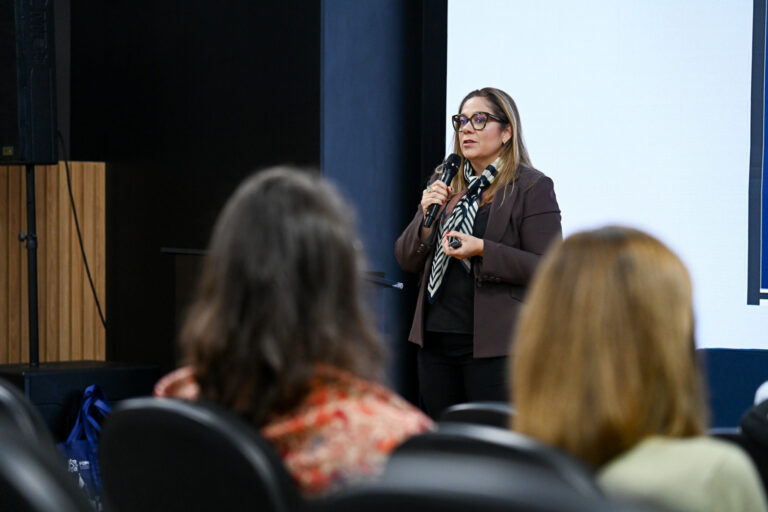 Pró-reitora da Uema participa de fórum na Região Sul e debate consolidação da extensão na pós-graduação