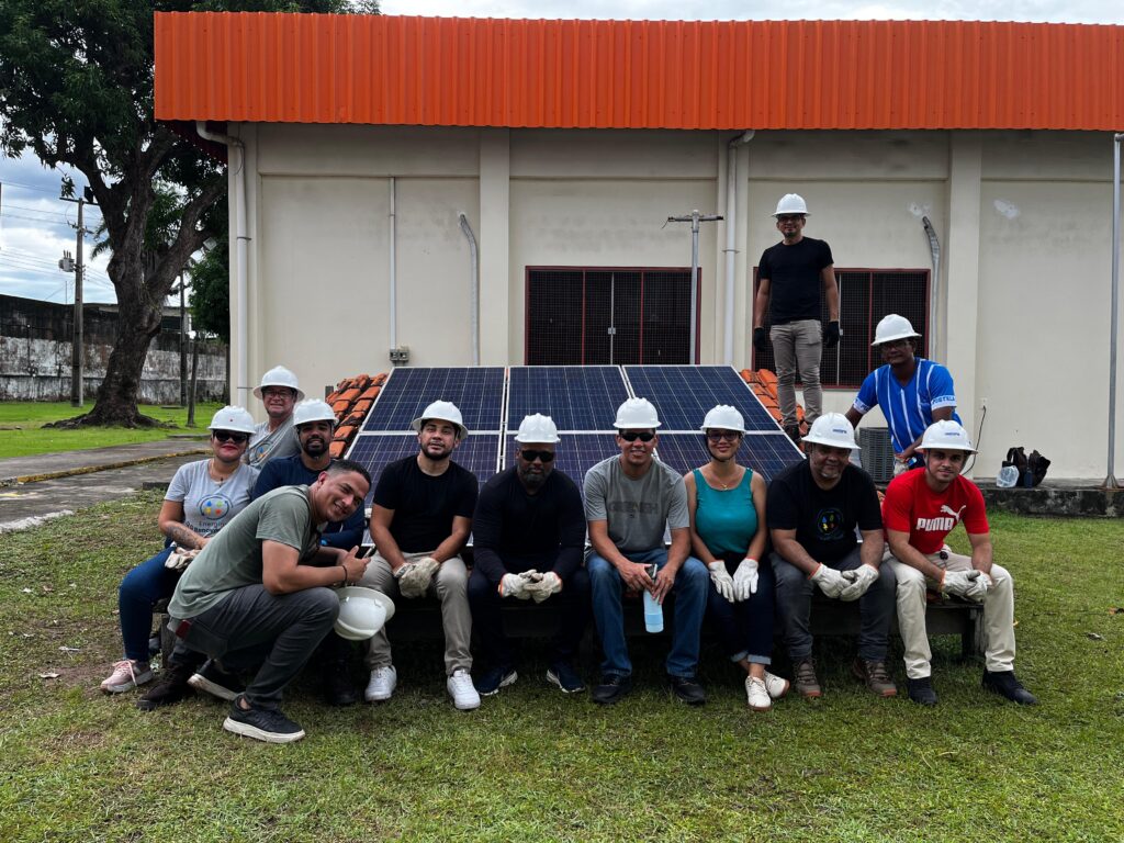 Parceria entre ProfiTec/Uema e SENAI proporciona aula prática sobre energia solar a alunos de Energias Renováveis