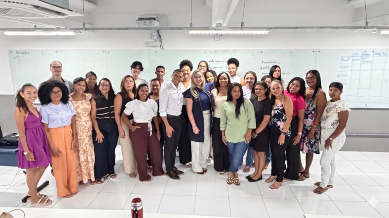 Acadêmicos de Estética participam de oficina sobre Visagismo e Imagem Pessoal em Itapecuru Mirim
