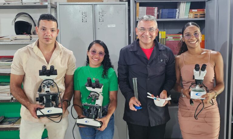 Programa Ensinar entrega materiais, verifica equipamentos e dialoga com estudantes durante visitas aos polos de Icatu e Arari