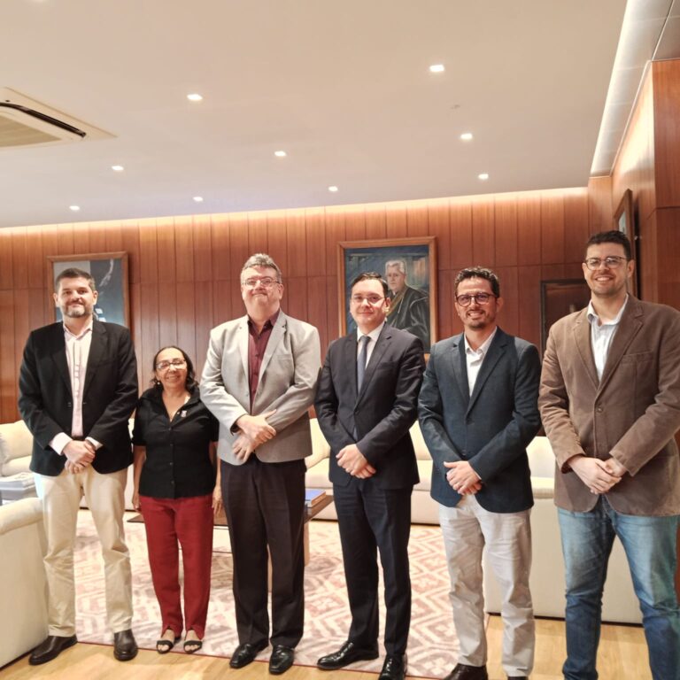 Uema inicia missão internacional em Portugal para ampliar parcerias na pós-graduação